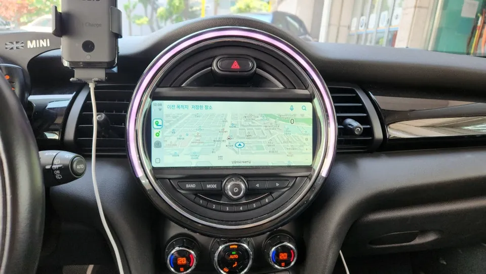 BMW MINI CooperのAndroid Auto・CarPlay取付事例 施工写真 1-2