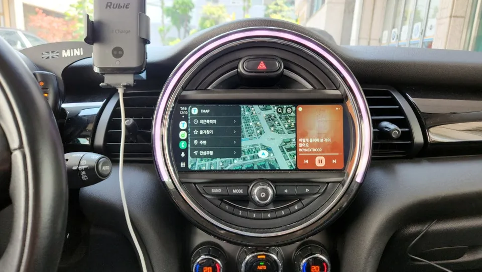 BMW MINI CooperのAndroid Auto・CarPlay取付事例 施工写真 1-3