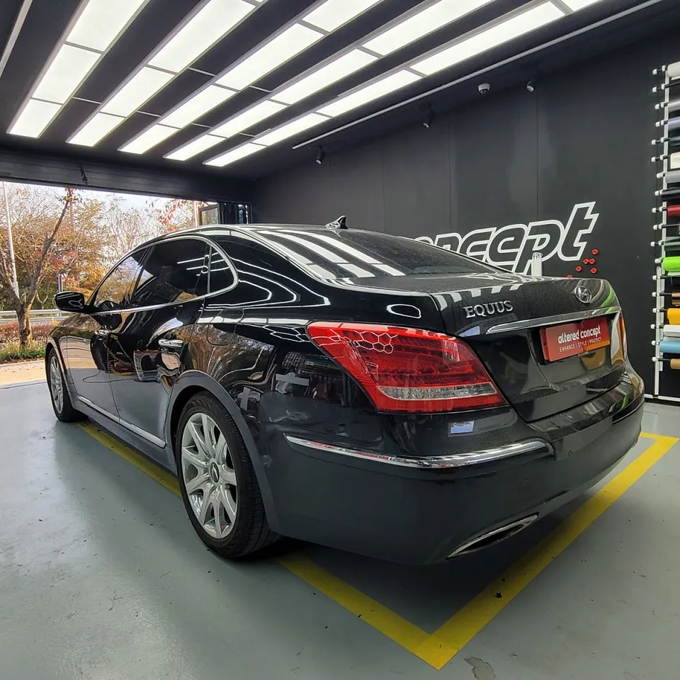 Hyundai Equusのカーラッピング事例 施工写真 4-1