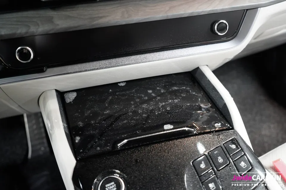 Kia SportageのPPF施工事例|内装保護の費用目安 施工写真 2-1