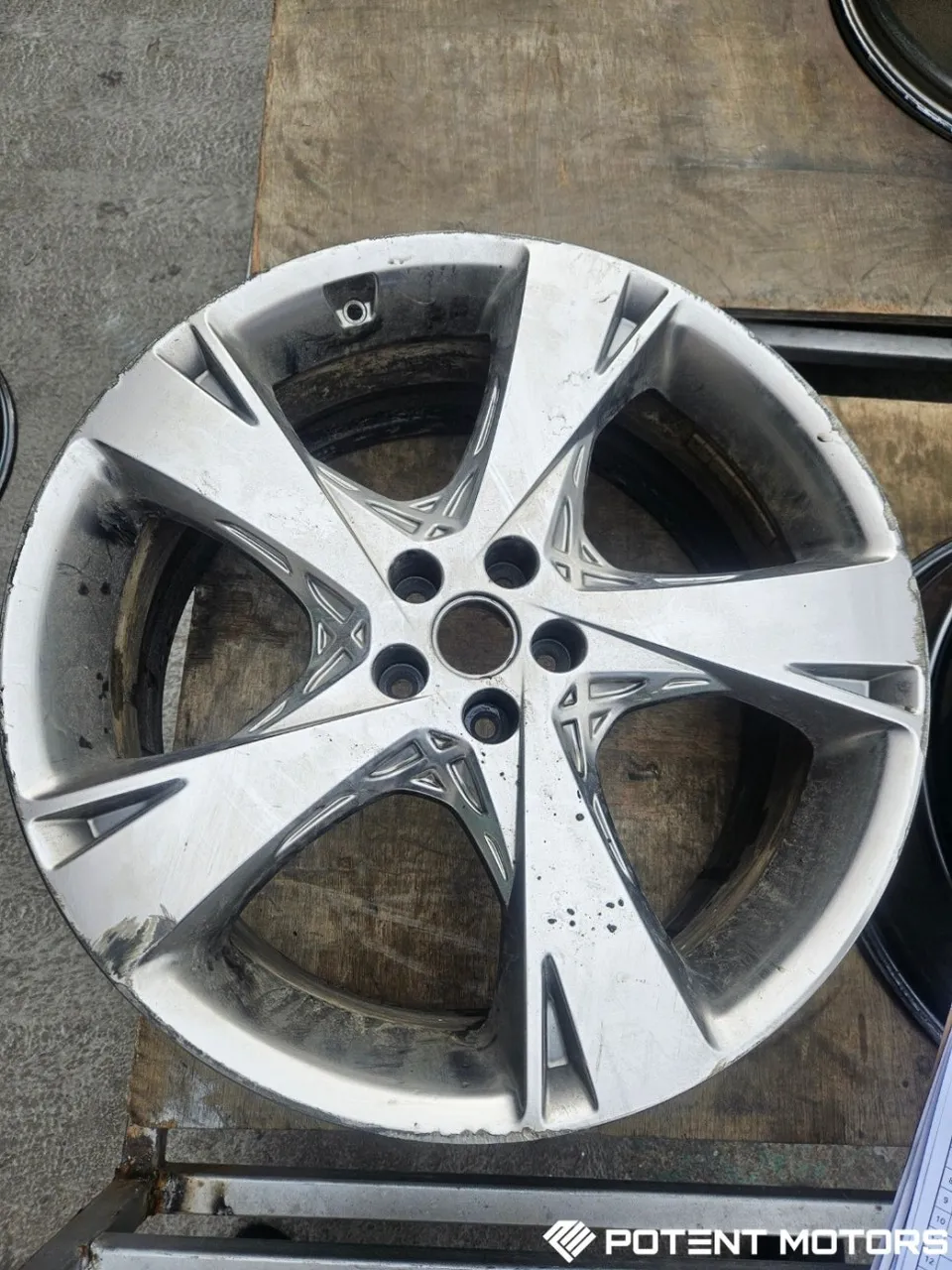 Genesis GV80 wheel repair installation result