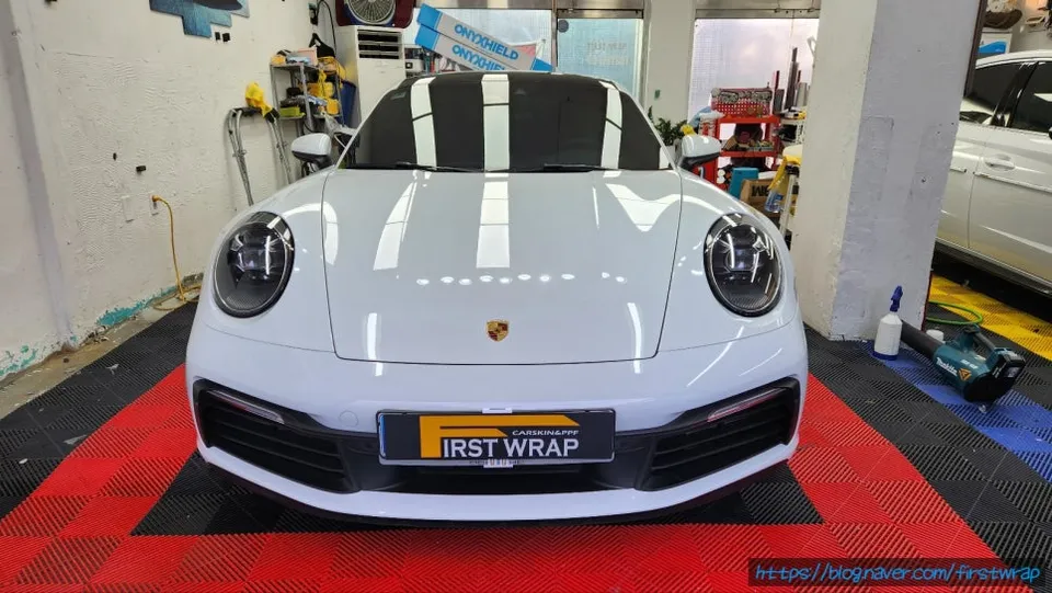 ポルシェ911カレラ カーラッピング事例|タンザナイトブルー 施工写真 3-1