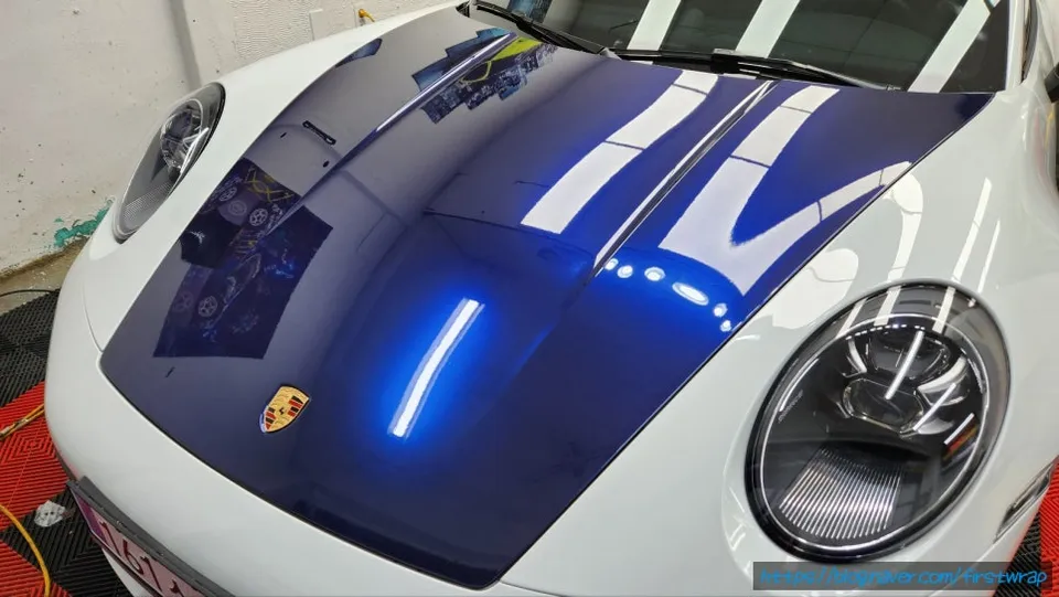 ポルシェ911カレラ カーラッピング事例|タンザナイトブルー 施工写真 2-3