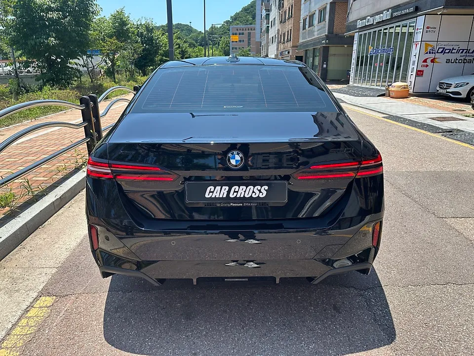BMW G60 vinyl wrap - BMW G60 Vinyl Wrap Review: Cost & Before/After Results photo 4