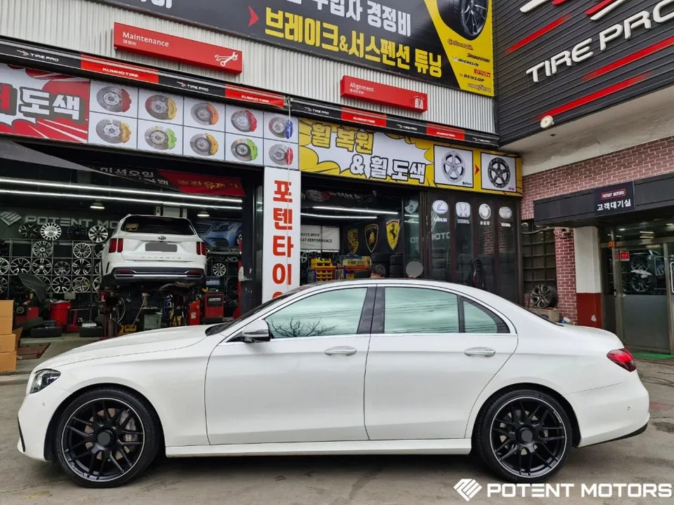 Mercedes-Benz S63 AMGのカーラッピング事例|費用目安・仕上がり 施工写真 4-2