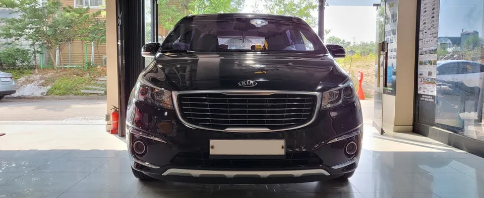 Kia Carnival ambient lighting installation result