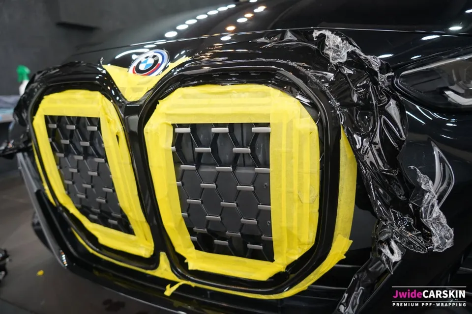 BMW 420i G20 vinyl wrap - BMW 420i Vinyl Wrap Review: Gloss Black Grille Upgrade photo 3