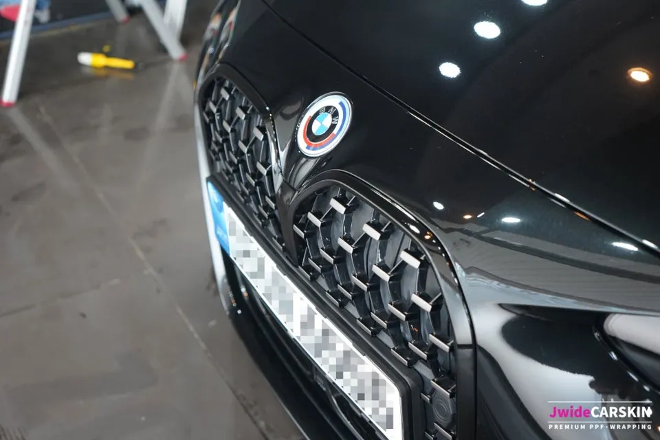 BMW 420i G20 vinyl wrap - BMW 420i Vinyl Wrap Review: Gloss Black Grille Upgrade photo 5