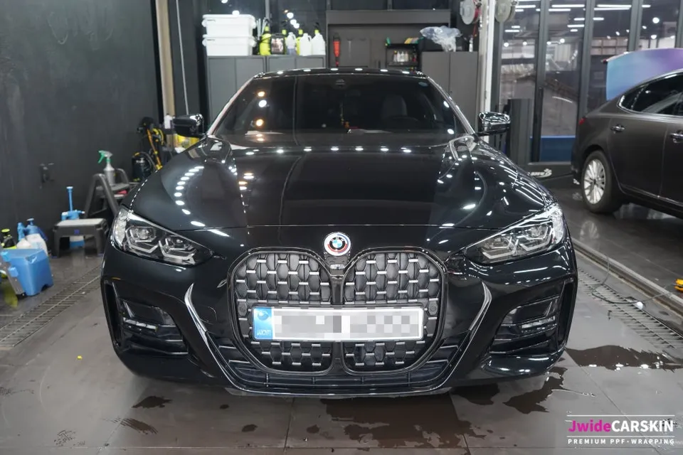 BMW 420i G20 vinyl wrap - BMW 420i Vinyl Wrap Review: Gloss Black Grille Upgrade photo 7