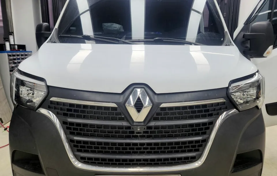 Renault Master body kit - Renault Master Body Kit Installation Review photo 2