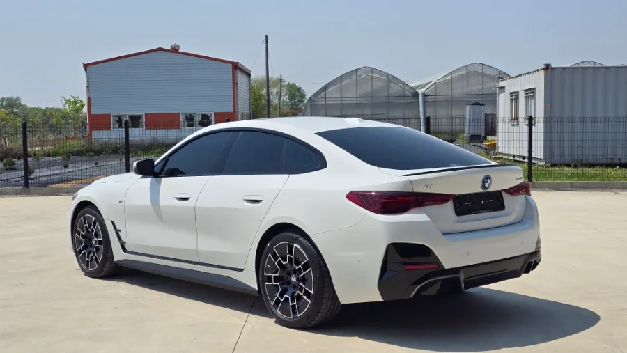 BMW i4 window tinting - BMW i4 Window Tinting Review: Heat Rejection Film photo 6