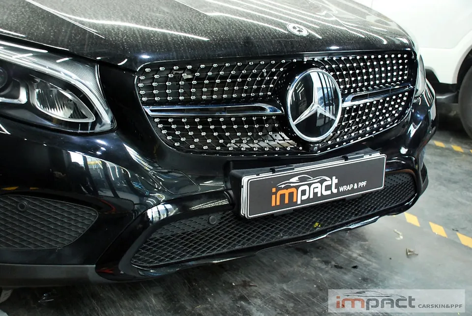 Mercedes-Benz GLC 350のカーラッピング事例 施工写真 4-1