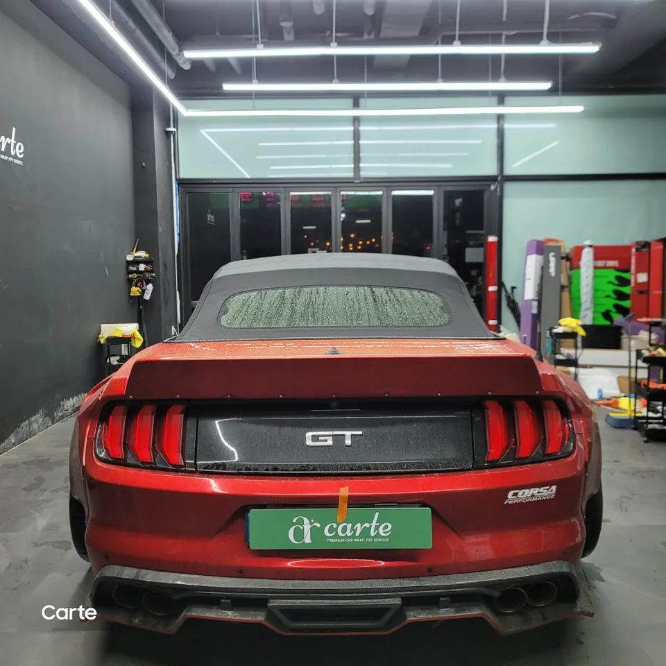 Ford Mustangのカーラッピング事例｜費用目安・仕上がり 施工写真 3-1