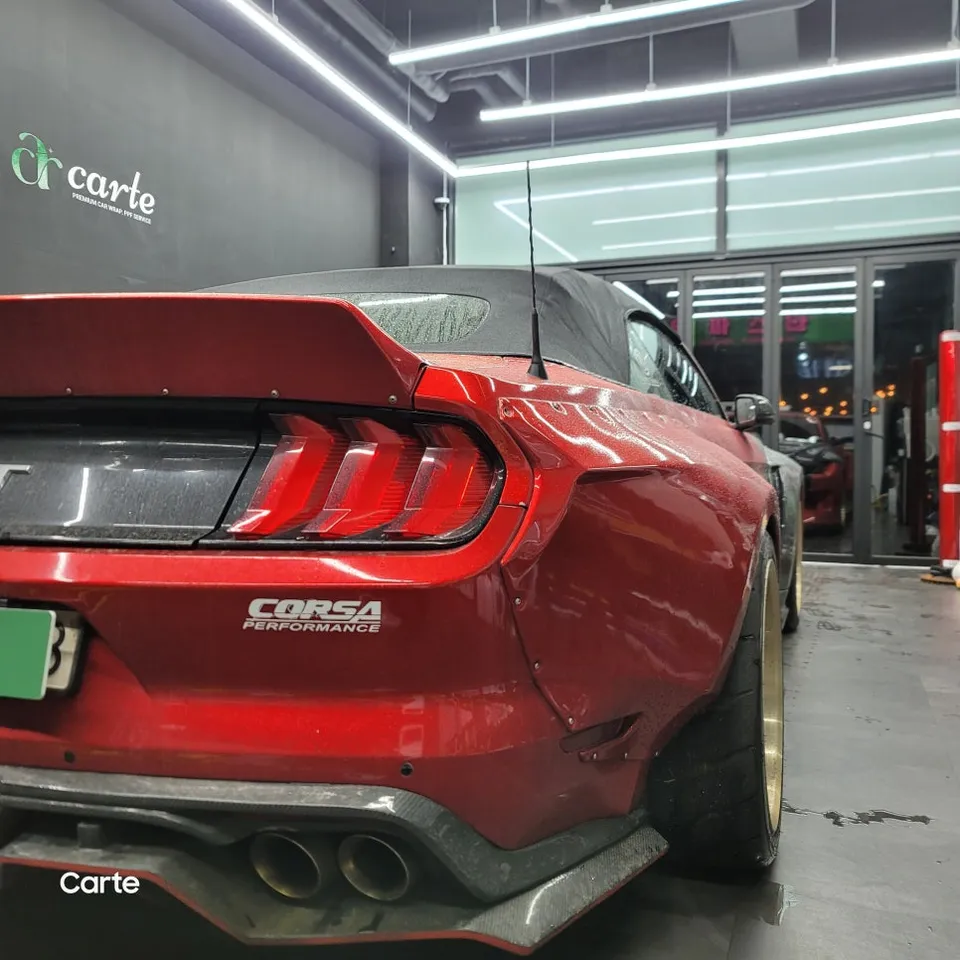 Ford Mustangのカーラッピング事例｜費用目安・仕上がり 施工写真 1-2