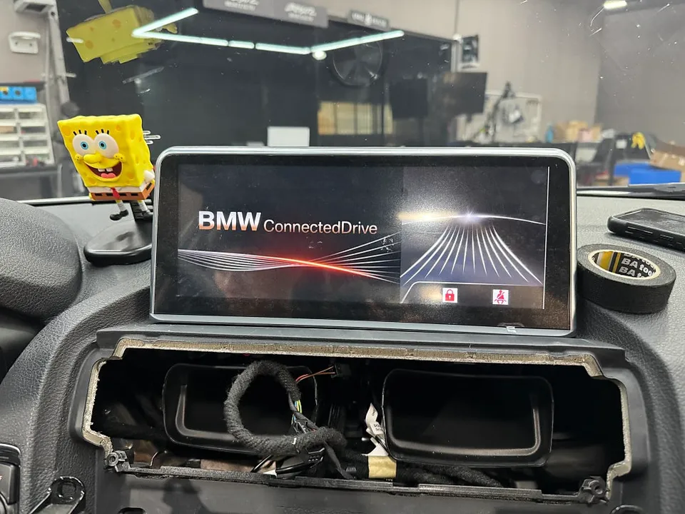 BMW 1 Series F20のAndroid Auto・CarPlay取付事例 施工写真 2-2