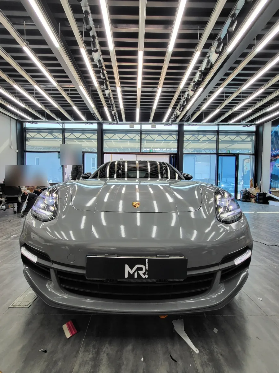 Porsche Panameraのカーラッピング事例 施工写真 4-1