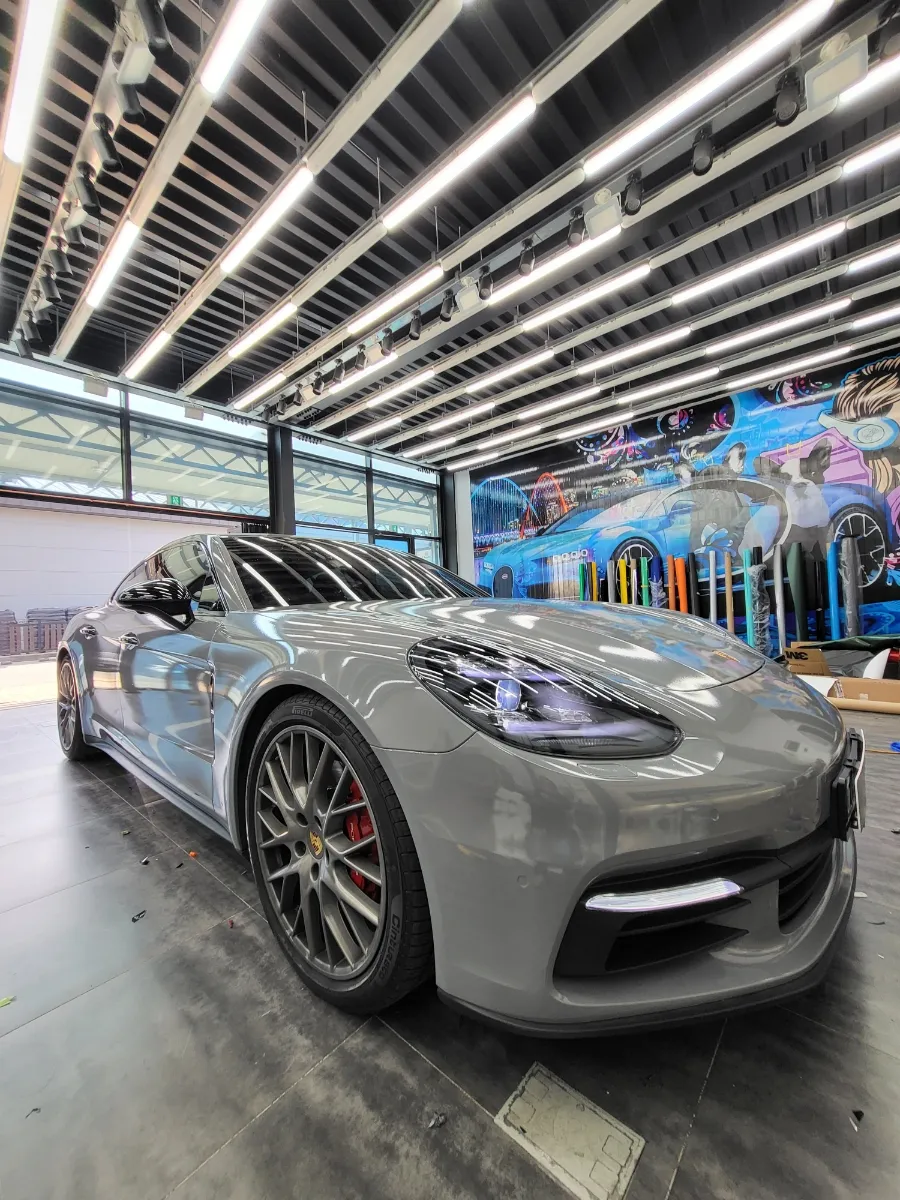 Porsche Panameraのカーラッピング事例 施工写真 1-2