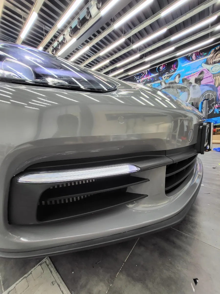 Porsche Panameraのカーラッピング事例 施工写真 3-2