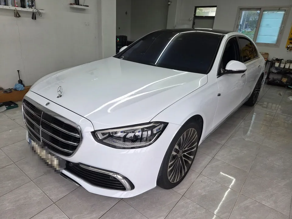 メルセデス・ベンツ Sクラス W223 カーラッピング事例 施工写真 3-3