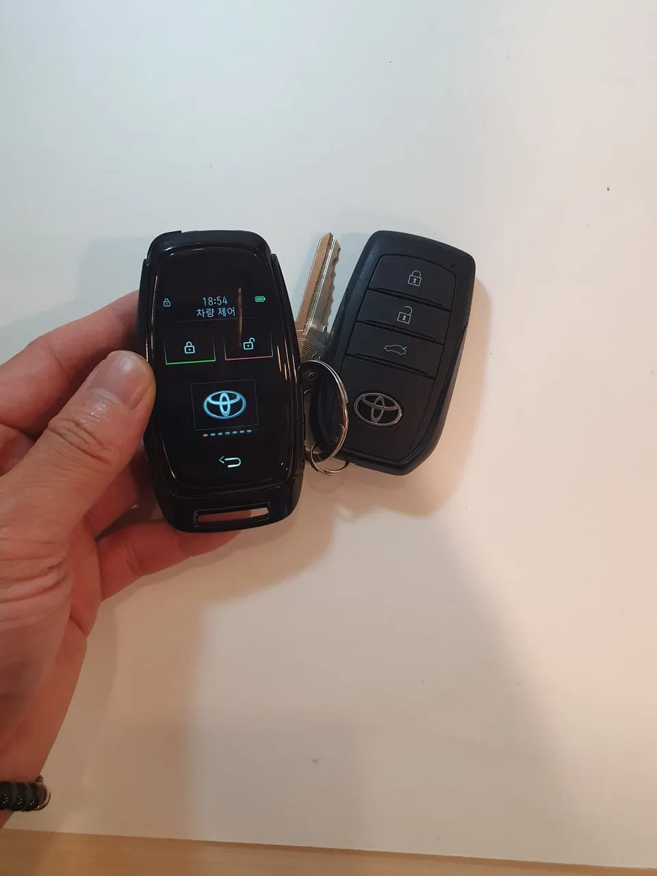Toyota Camry oem options - Toyota Camry OEM Options Review: Display Key Upgrade photo 3
