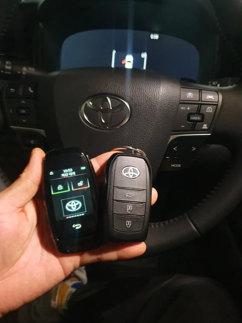 Toyota Camry oem options - Toyota Camry OEM Options Review: Display Key Upgrade photo 4