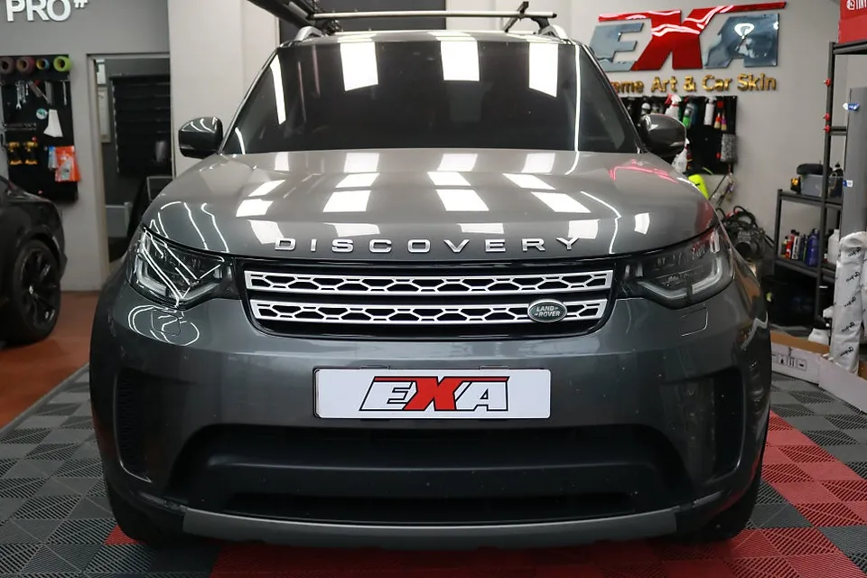 Land Rover Discovery 5のカーラッピング事例 施工写真 2-2
