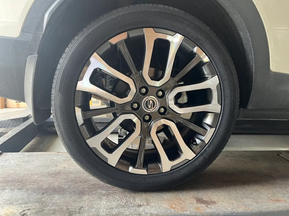 KG Mobility Torresのホイールリペア・塗装事例 施工写真 1-1