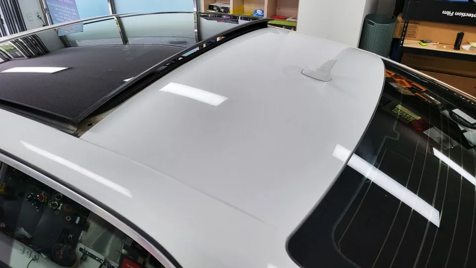 Audi A5 PPF施工事例｜ルーフトップの高級感と保護 施工写真 2-1