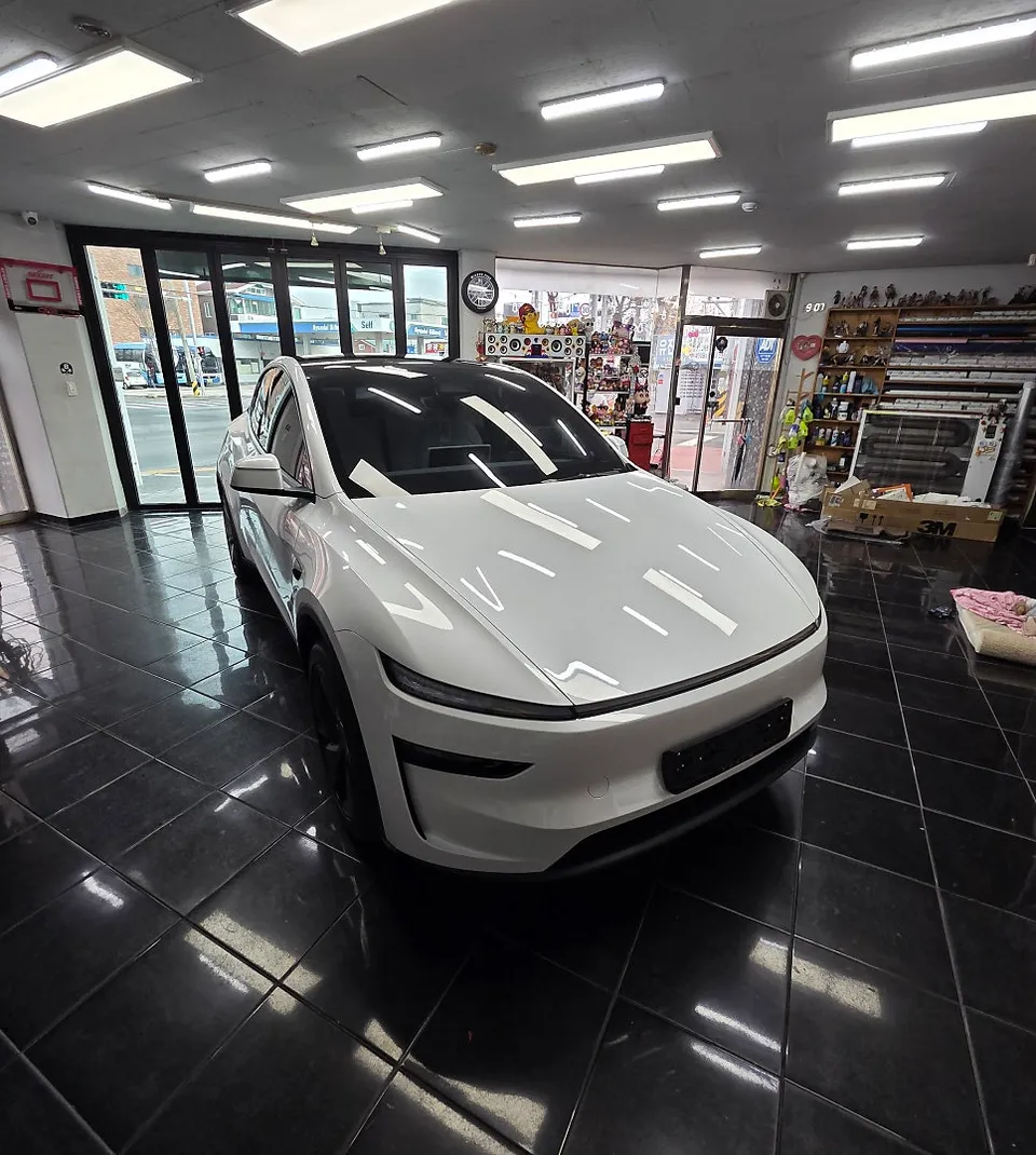 Tesla Model Y Vinyl Wrap Review: Pure Silver Color Change photo 2