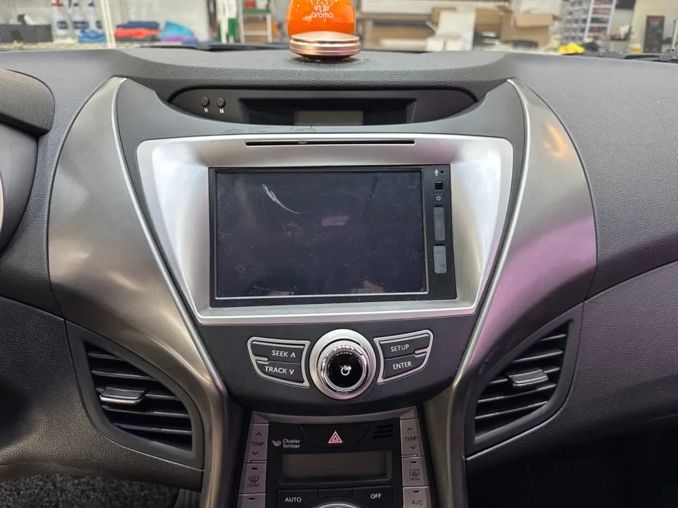 Hyundai Elantra MDのAndroid Auto・CarPlay取付事例 施工写真 3