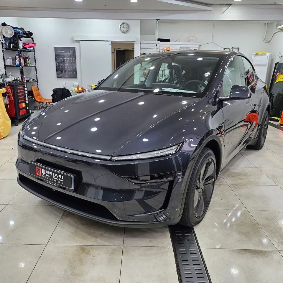 Tesla Model Yのカーフィルム施工事例 写真