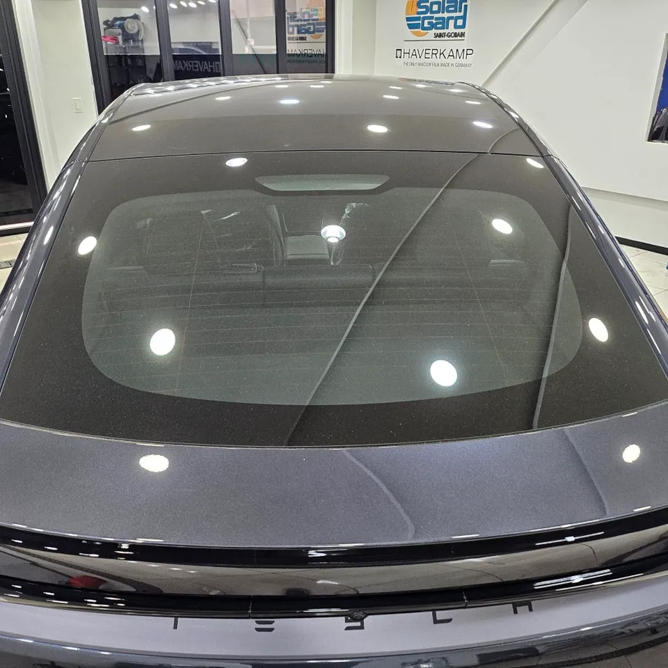 Tesla Model Yのカーフィルム施工事例 施工写真 2-2