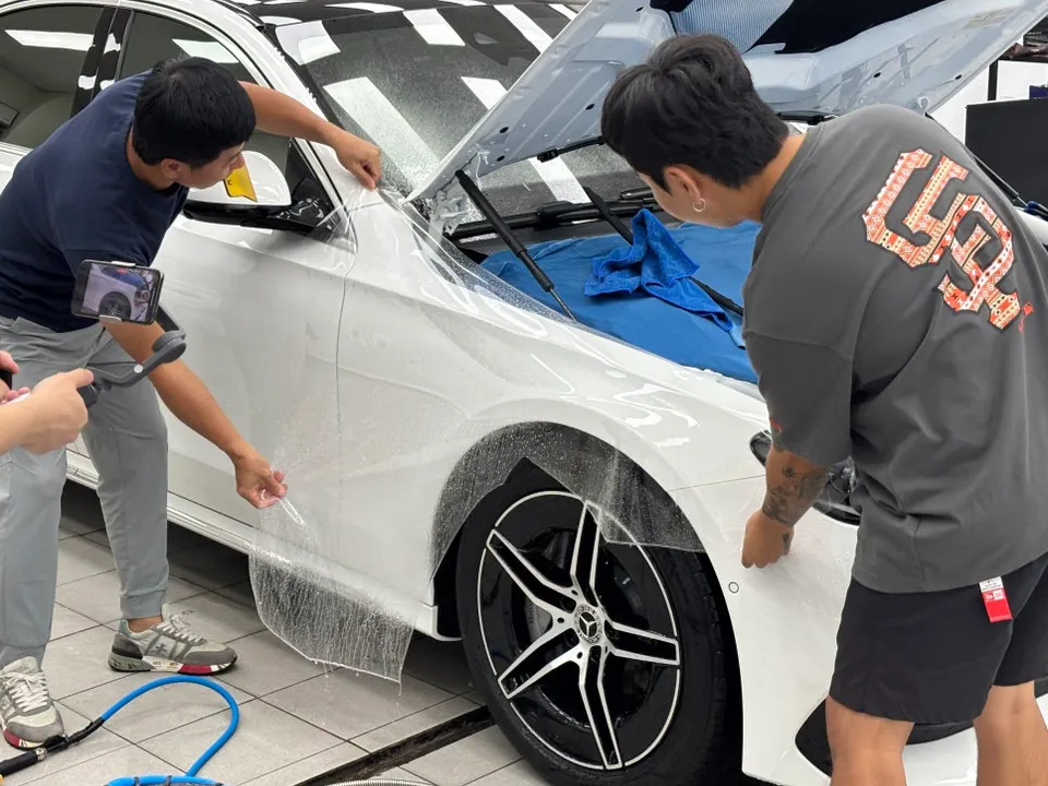 メルセデス・ベンツ Eクラス W213 PPF施工事例 施工写真 1-3