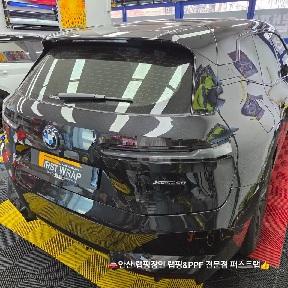 BMW iX PPF施工事例:無光とハイグロスの組み合わせ 施工写真 2-2