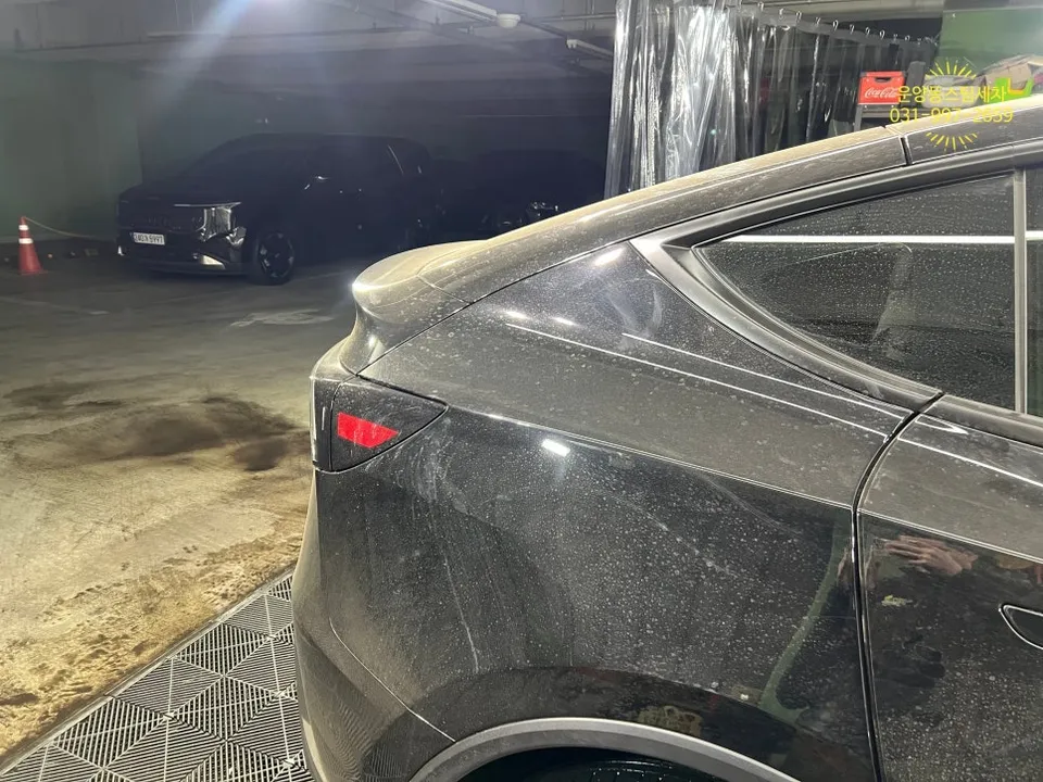 Tesla Model Y ceramic coating - Tesla Model Y Ceramic Coating Review: Enhanced Shine & Hydrophobi photo 3