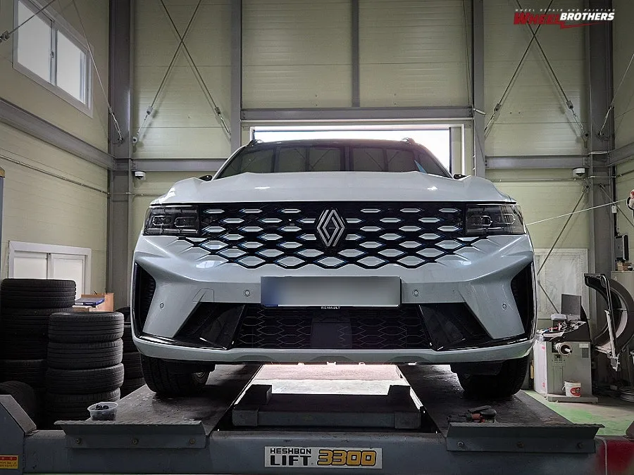 Renault Grand Koleosのホイールリペア・塗装事例 施工写真 2