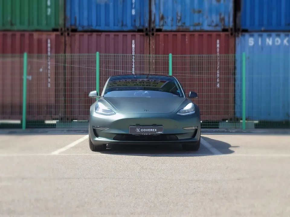 Tesla Model 3のカーラッピング事例 施工写真 2