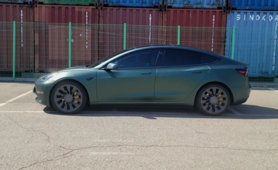 Tesla Model 3のカーラッピング事例 施工写真 3