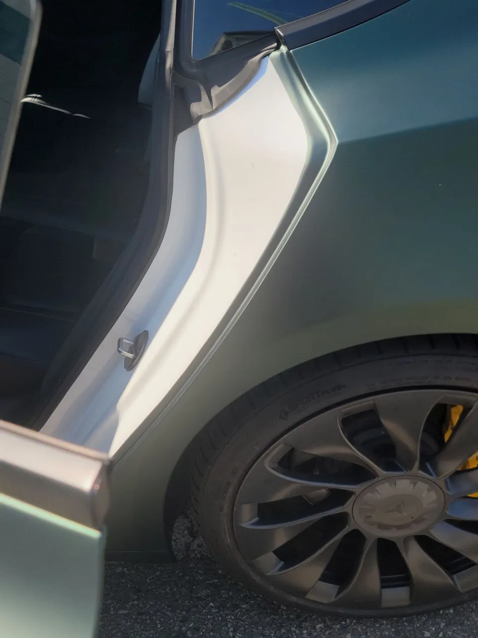 Tesla Model 3のカーラッピング事例 施工写真 4