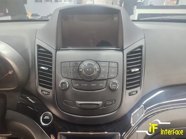ChevroletのAndroid Auto・CarPlay取付事例 施工写真 2