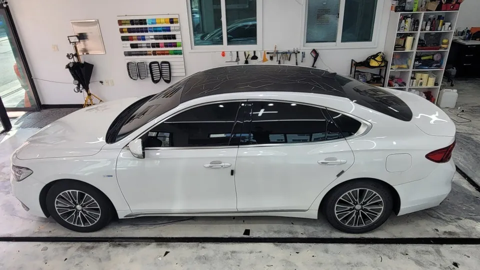Hyundai Grandeur IGのカーラッピング事例 施工写真 2