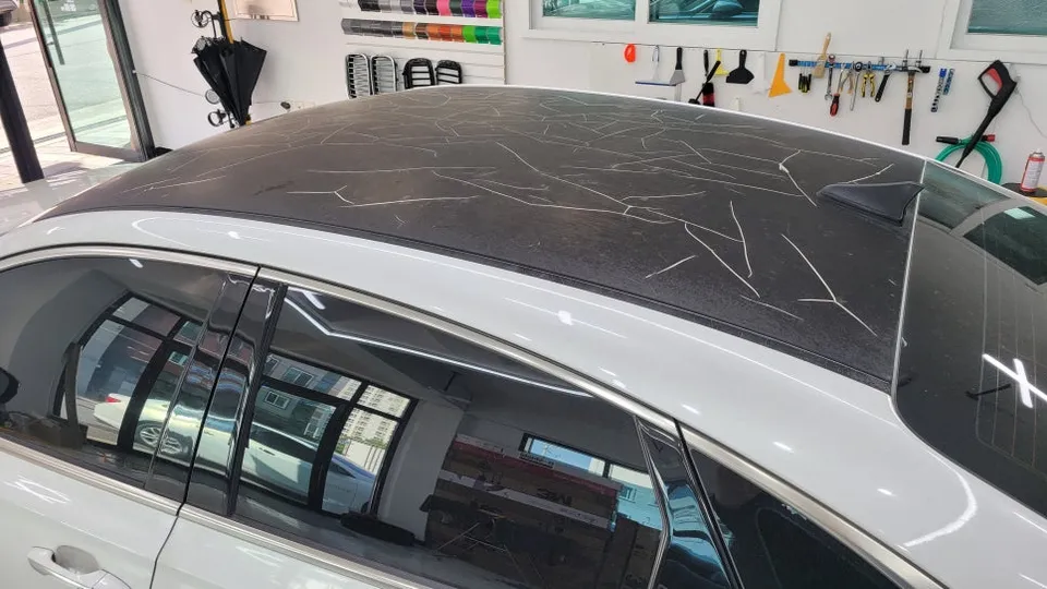 Hyundai Grandeur IGのカーラッピング事例 施工写真 4