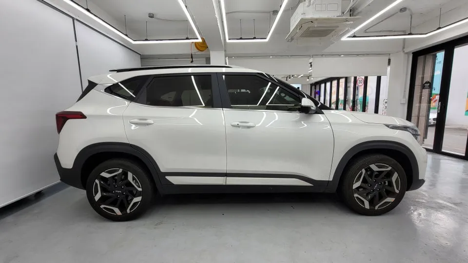 Kia Seltosのカーフィルム施工事例｜断熱・UVカット効果 施工写真 4