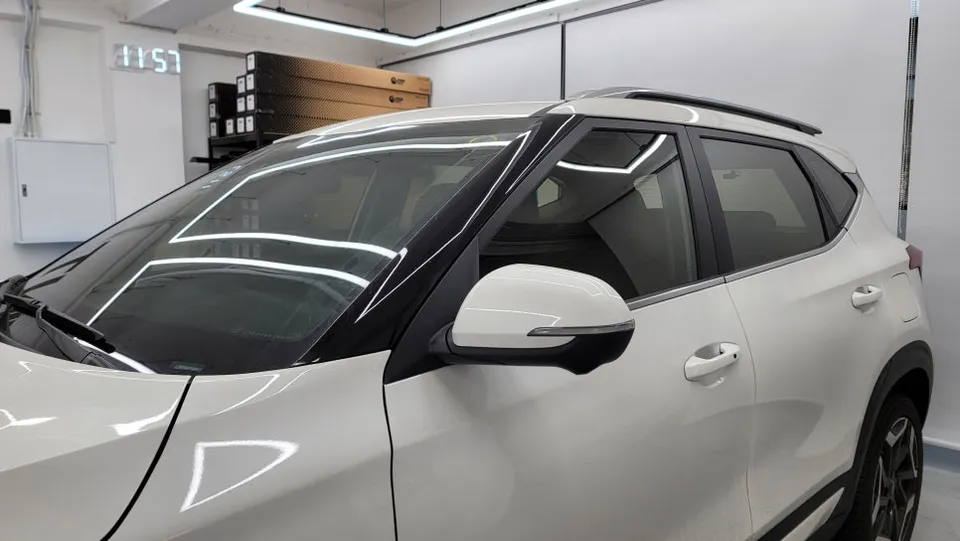 Kia Seltosのカーフィルム施工事例｜断熱・UVカット効果 施工写真 5