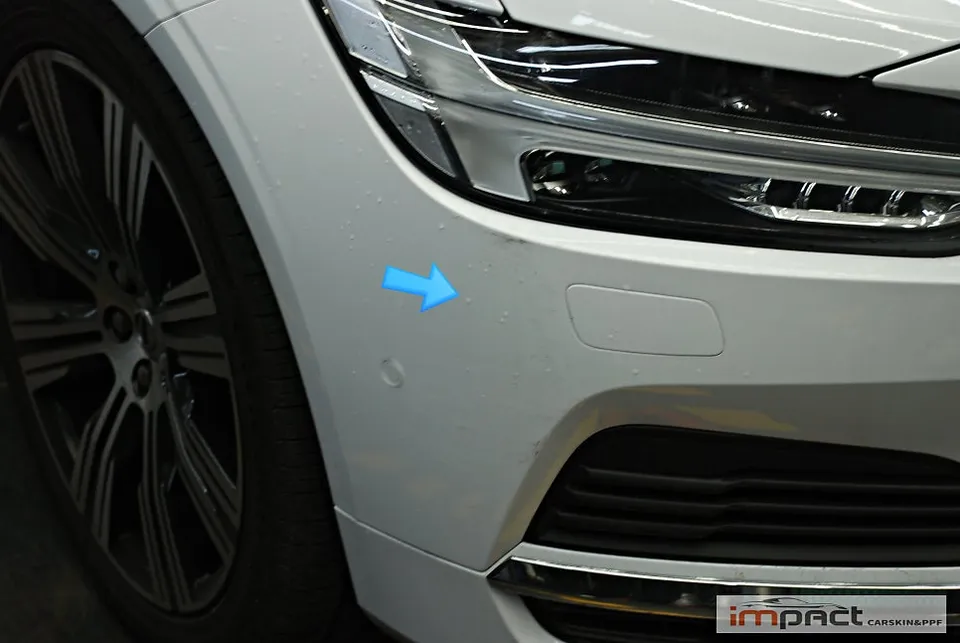 Volvo S90 カーラッピング事例｜バンパー再施工 施工写真 3-1