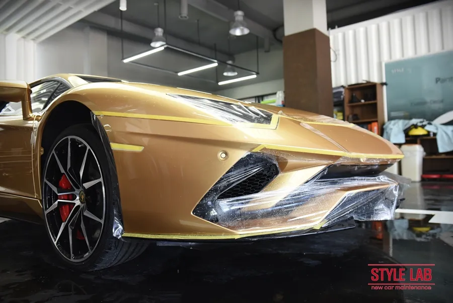 Lamborghini AventadorのPPF施工事例|費用目安・仕上がり 施工写真 1-3