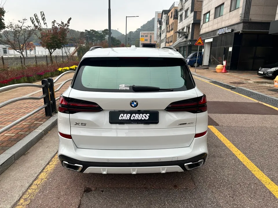 BMW X5のカーラッピング事例:クロームメッキをブラックアウト 施工写真 2-1
