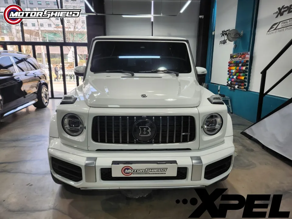 メルセデス・ベンツ G63 AMGのカーラッピング事例:クローム除去とライトスモークPPF 施工写真 2-1