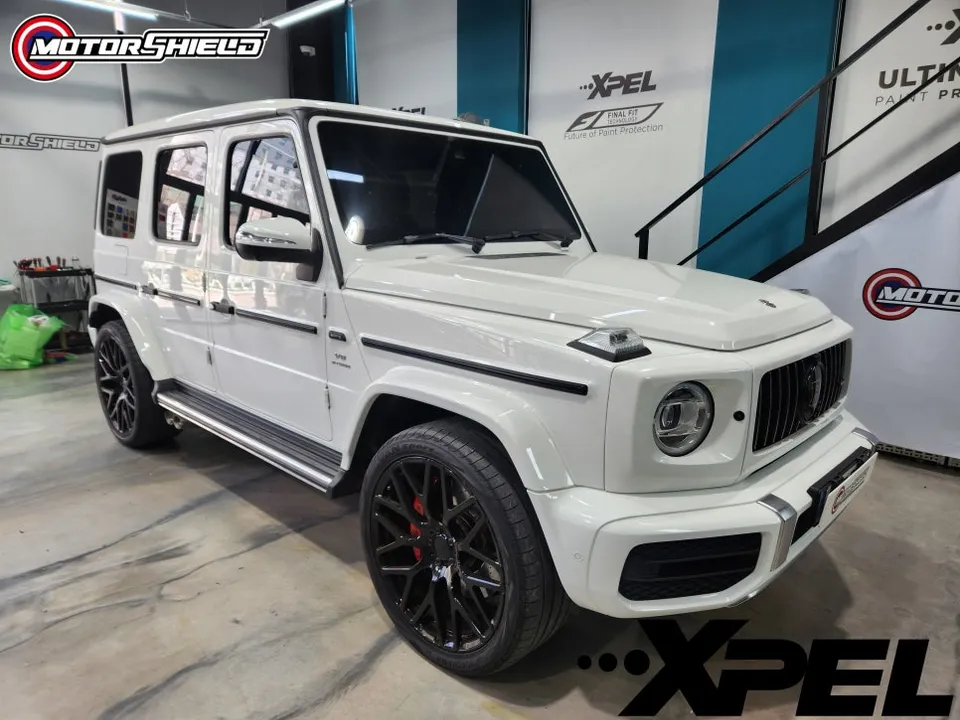 メルセデス・ベンツ G63 AMGのカーラッピング事例:クローム除去とライトスモークPPF 施工写真 3-1