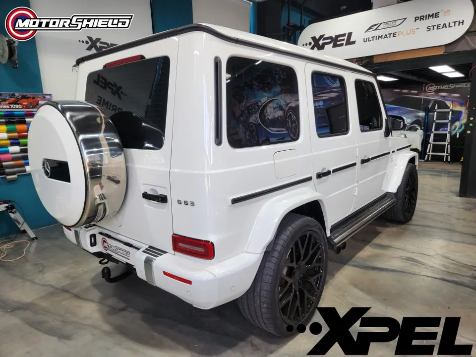 メルセデス・ベンツ G63 AMGのカーラッピング事例:クローム除去とライトスモークPPF 施工写真 1-3